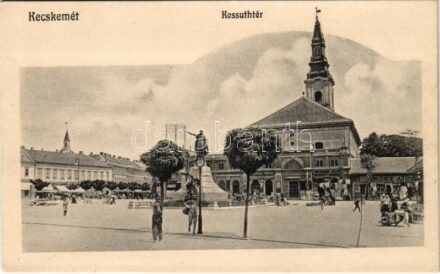 Kecskemét, Kossuth tér és szobor, piac, Grosz Adolf és Gichner Jenő üzlete, csokoládé és cukorka. G. Fekete Mihály kiadása