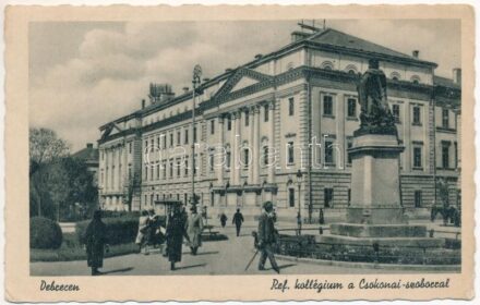 1944 Debrecen, Református Kollégium, Csokonai szobor (r)