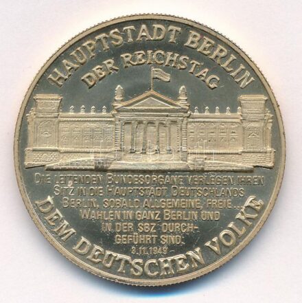 Németország DN 'Reichstag' kétoldalas, aranyozott emlékérem (40mm) T:1 Germany ND 'Reichstag' two-sided gilt medallion (40mm) C:UNC