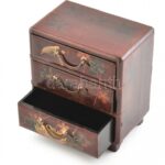 Dekoratív lakkozott fa szekrényke három fiókkal, hátoldalán repedéssel, kisebb felületi sérülésekkel, 15x13,5x9 cm - Image 2
