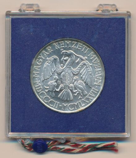1977. 200Ft Ag 'Nemzeti Múzeum' eredeti, plombált 'MNB' műanyag tokban T:BU patina Adamo EM55