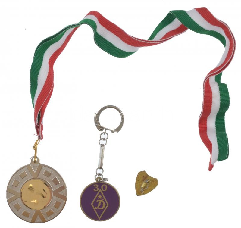 2017. 'UTE Kupa Budapest' fém díjérem szalagon + 1980. 'Újpesti Dózsa' festett fém kulcstartó + DN 'Újpesti Gépító és Gyorsíró Iskola' T:1-2 - Image 2