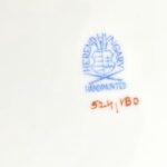 2 db Herendi Viktória mintás lapos tányér, kézzel festett porcelán, kopásnyomokkal, jelzett, d: 26cm - Image 3
