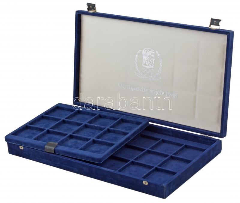 Éremtartó kazetta 'OLYMPISCHE SPIELE 1988' felirattal, benne 1db tálcával, összesen 24 férőhellyel