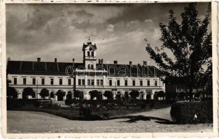 1943 Sepsiszentgyörgy, Sfantu Gheorghe; Tribunalul / Törvényszék, Timár József, Müller Lajos üzlete / court, shops