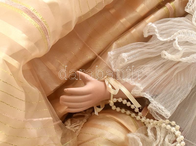 Nagyméretű porcelán baba, szép állapotban, m: 90 cm - Image 4