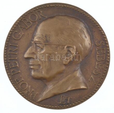 Lapis András (1942- ) 1978. 'Prof Petri Gábor sebész / Huszonöt éve egyetemi tanár 1978' kétoldalas, öntött bronz emlékérem (82mm) T:1-