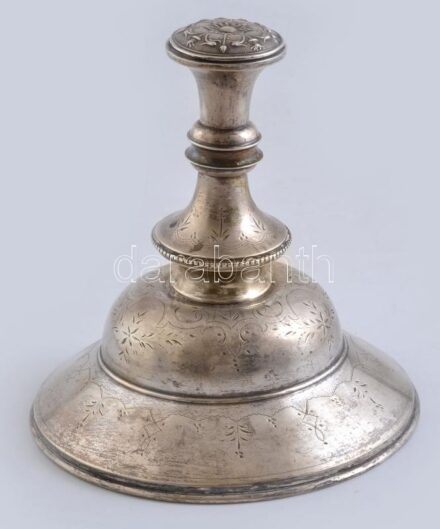Ezüst (Ag) kínáló, asztalközép, üvegbetét nélkül. Jelzett. nettó 171 g m: 18 cm