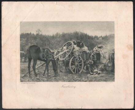 cca 1914-1918 Az Érdekes Újság 2 db háborús képe: Tanulmány, Honvédhuszárok rákásznak. Fénynyomat, papír, törésnyomokkal, kisebb szakadásokkal, foltokkal, 27x19 cm