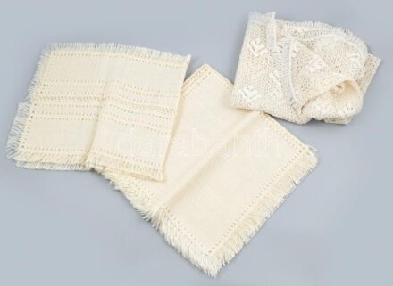 3 db csipke és szőtt terítő, futó, 150x110, 74x74 cm, 76x30 cm