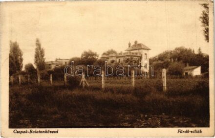 Csopak-Balatonkövesd, fürdő villák (EK)