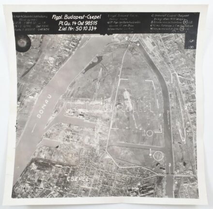 1945 Budapest, Csepel német katonai légi felderítő fotó 29x29 cm / German military scout photo