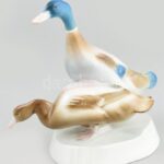 Zsolnay porcelán kacsapár, (tervezte: Sinkó András (1901-1976)), kézzel festett, jelzett, minimális lepattanással, m: 17 cm - Image 2