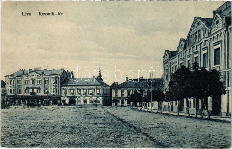 1917 Léva, Levice; Kossuth tér, Kereskedelmi Bank, gyógyszertár, Borcsányi Gyula és Szilárd József üzlete / square, pharmacy, bank, shops (kis szakadás / small tear)