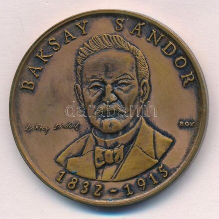 Bognár György (1944-) / Dr. Balogh Imre (1930-) 1989. 'Baksay Sándor 1832-1915 / Kunszentmiklósi Baksay Sándor Gimnázium' bronz emlékérem műanyag tasakban, az érmet tartó műanyag eltört (42,5mm) T:1