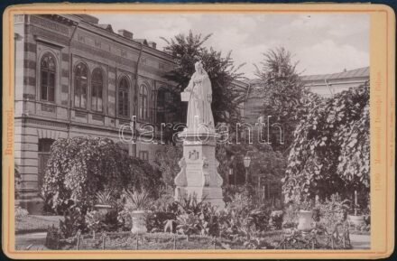 1901 Bukarest, Monumentul Domnitei Balasa, keményhátú fotó, Dresden, Römmler & Jonas, 10x16 cm / 1901 Bucuresti/Bucharest, Monumentul Domnitei Balasa, board photo, Dresden, Römmler & Jonas, 10x16 cm /