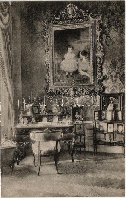 Erzsébet királyné (Sissi) íróasztala az Erzsébet Királyné Emlékmúzeumban (Budapest), belső / Schreibtisch der Königin Elisabeth im Kön. Elisabeth Gedenk-Museum / work room of Empress Elisabeth of Austria (Sisi)