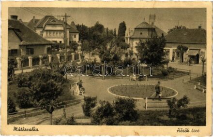 1941 Mátészalka, Hősök tere, üzletek (ragasztónyom / gluemark)