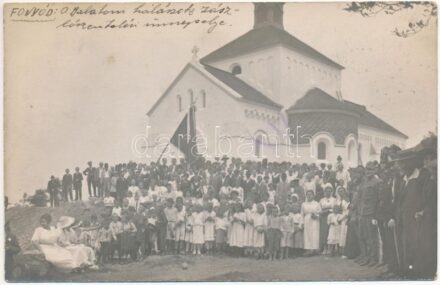 1921 Fonyód, A Balatoni Halászok zászlókeresztelési ünnepélye a római katolikus templom előtt. photo