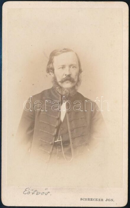 cca 1865 Eötvös József (1813-1871) író, jogász, az MTA tagja és elnöke, országgyűlési képviselő, Magyarország vallás- és közoktatásügyi minisztere (1848, 1867-1871), keményhátú portréfotó Schrecker Ignác pesti