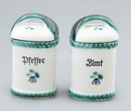 2db Gmunder fajansz fűszertartó, kézzel festett, jelzett, kopásnyomokkal, m: 12 cm