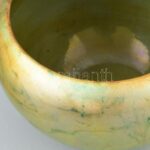cca 1900 Zsolnay kaspó. Eozin mázas, körpecsétes, jelzett, alig látható gyári hibával az alján. d: 21 cm, m:15 cm - Image 2
