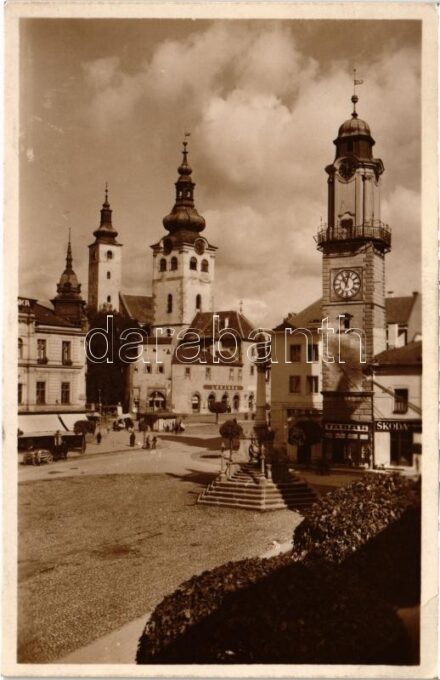Besztercebánya, Banská Bystrica; Fő tér, gyógyszertár, templomok, Takarékpénztár, bank, Skoda és dohány üzlet / main square, pharmacy, shops, bank. Grafo Cuda Holice