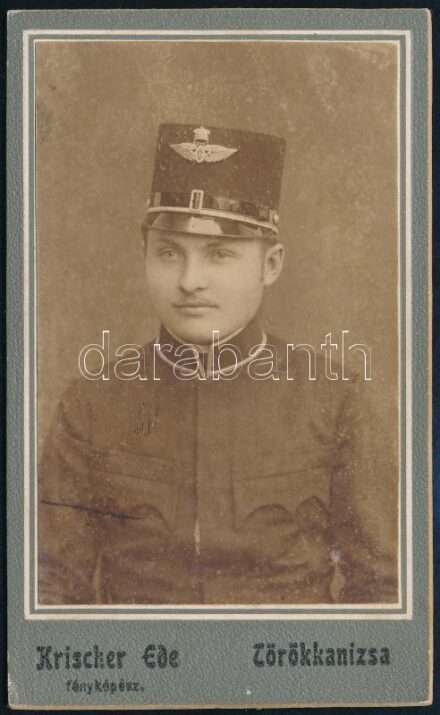 Cca 1905 Várkonyi (Wünschel) Nándor portréja krischer Ede törökkanizsai műterméből. Vizitkártya.