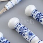 32 db porcelán nyelű evőkészlet, Meissen, jelzés nélkül, modern, kopásnyomokkal. - Image 3
