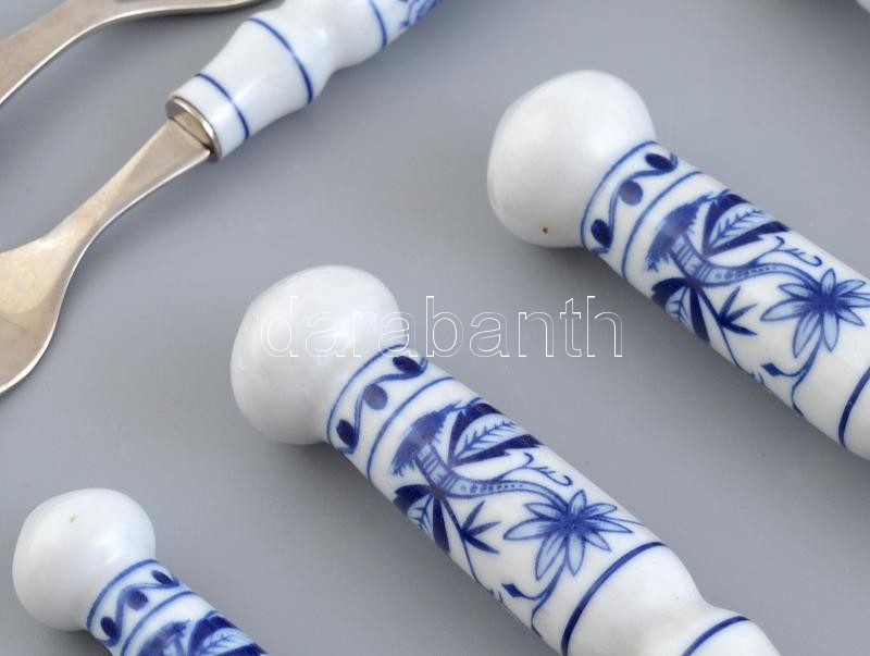 32 db porcelán nyelű evőkészlet, Meissen, jelzés nélkül, modern, kopásnyomokkal. - Image 3