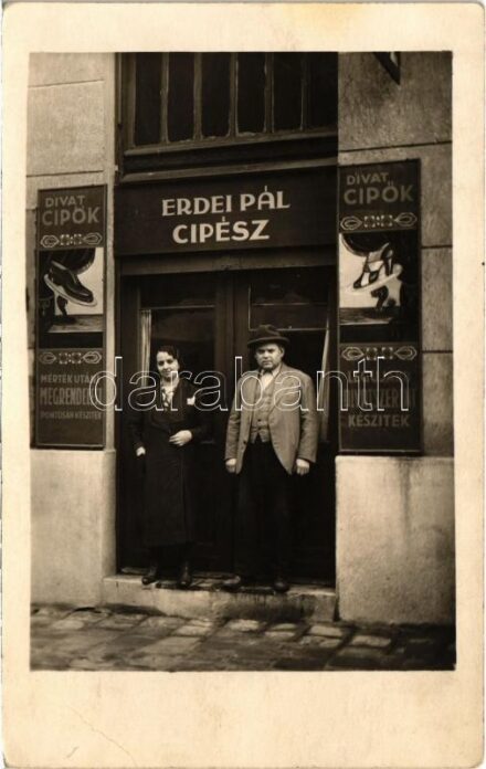Budapest VIII. Józsefváros, Erdei Pál cipész. Fecske utca 9. photo