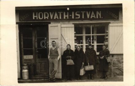 Ismeretlen település, Horváth István fűszer és csemege üzlete, jegyes áruk. photo (fa)