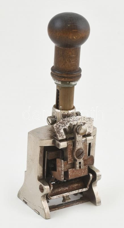 Régi sorszámozó, rozsdanyomokkal, m: 16,5 cm