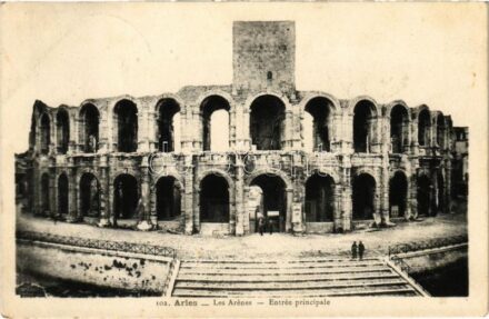 Arles, Les Arenes, Entrée principale / amphitheatre
