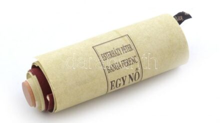 Esterházy Péter - Banga Ferenc: Egy nő. Esterházy Péter műve. Banga Ferenc grafikus rajzaival. Bp., 1993., Balassi kiadó. Első kiadás. Megjelent az ünnepi könyvhétre. Megjelent 3000 példányban, ebből 100 számozott példány, de ez