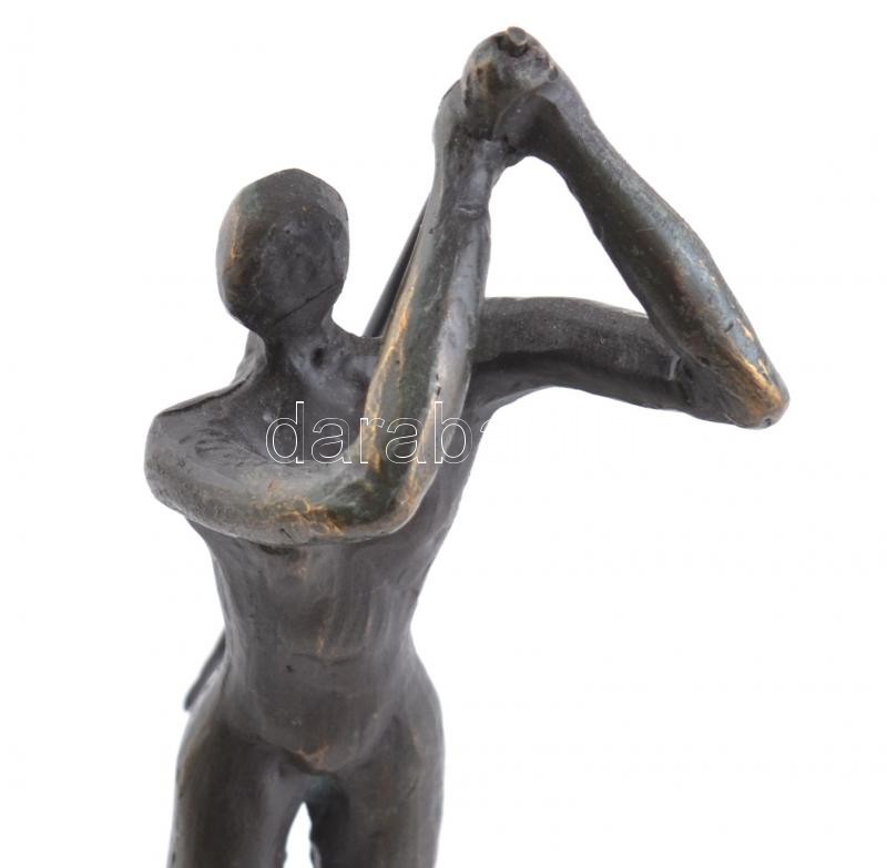 S. ... jelzéssel: Golfozó. Bronz szobor, márvány talapzaton. 17,5 cm - Image 2