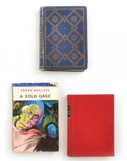 Edgar Wallace 3 regénye: A halál angyala. Ford.: Sz. Gyömrői Boriska. Bp., [1929], Palladis. Kiadói aranyozott egészvászon-kötés, Gottermayer-kötés, kissé kopott, sérült borítóval és gerinccel, helyenként kissé foltos lapokkal. +