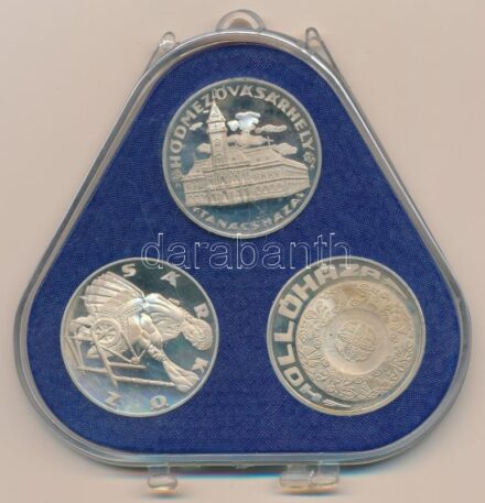 Csúcs Viktória (1934-) DN 'Hollóháza, Hódmezővásárhely, Sárköz' kétoldalas ezüstözött fém emlékérem szett műanyag tokban (32mm/db) T:PP patina, ujjlenyomat, a tok sérült