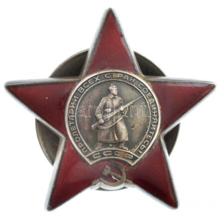 Szovjetunió 1930. 'Vörös Csillag Érdemrend' zománcozott, jelzetlen Ag kitüntetés csavaros hátlappal, '3594975' sorszám és 'Monetnij Dvor' gyártói jelzés a hátoldalán T:2 patina, kis zománchiba Soviet Union 1930. 'Order of the Red