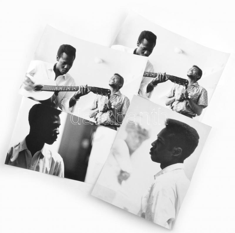 Csák Miklós (1933-2013): Fekete zenészek. 4 db nagyméretű fotó, az egyik a hátoldalán jelzett, 38x24 cm és 39,5x27,5 cm között