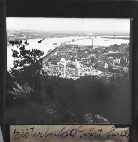 cca 1910 A Gellért fürdő és Lágymányos feliratozott üvegnegatív fotó demonstrációs célra. 8,5x8,5 cm,