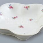 Haas & Czjzek virágmintás porcelán köretes tál. Matricás, jelzett, kopott, d: 27,5 cm