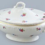 Haas & Czjzek virágmintás porcelán leveses tál. Matricás, jelzett, kopott, d: 34 cm