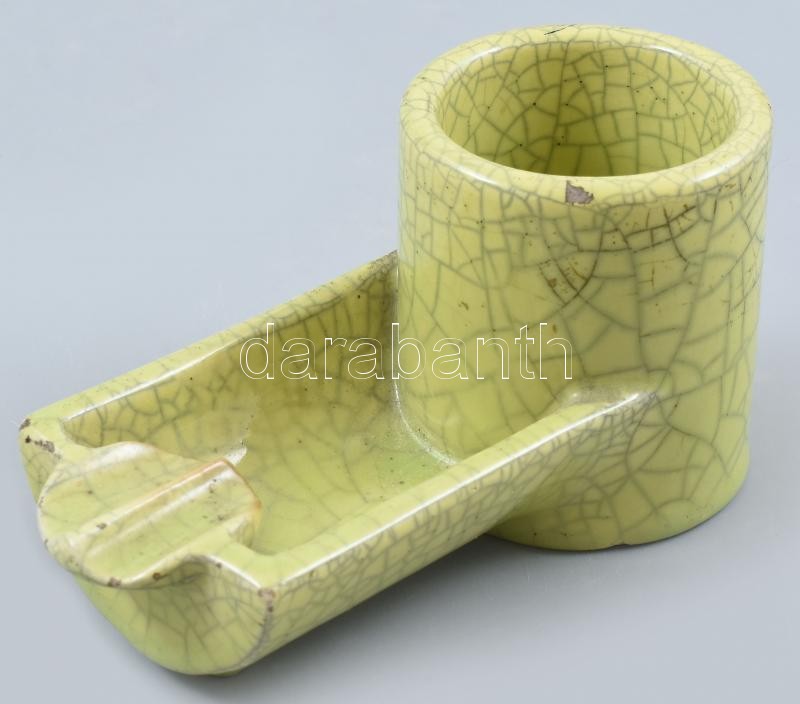 Gorka Géza (1894-1971): Cigaretta kínáló, hamutál. Zöld, repesztett mázas kerámia, halványan jelzett, mázhibákkal, m: 7 cm