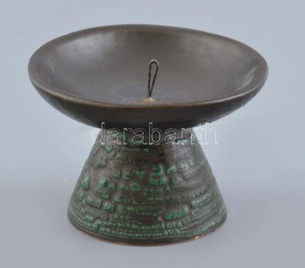 B. Várdeák Ildikó (1929-2013): Retró gyertyatartó, mázas kerámia , jelzett,, hibátlan, m: 7 cm, d: 10 cm