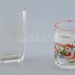 2 db emlék pohár: Lucsivna és Krumlov. Kopásokkal. M: 8-10,5cm