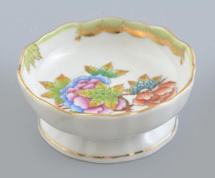 Herendi Viktória mintás, kerek, porcelán tálka, kézzel festett, jelzett, apró kopásnyomokkal, d:8cm