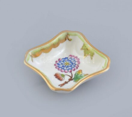 Herendi Viktória mintás, porcelán tálka, kézzel festett, jelzett, apró kopásnyomokkal, d:7cm