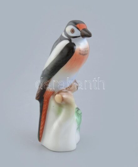 Herendi porcelán harkály figura, kézzel festett, jelzett, egészen apró kopásnyommal, m: 8 cm
