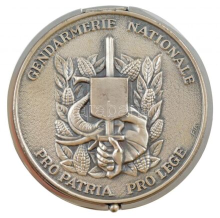 Francia DN 'GENDARMERIE NATIONALE PRO PATRIA PRO LEGE' ezüstözött szelence, 'FIA' gyártói jelzéssel, eredeti tokban (79mm) T:1